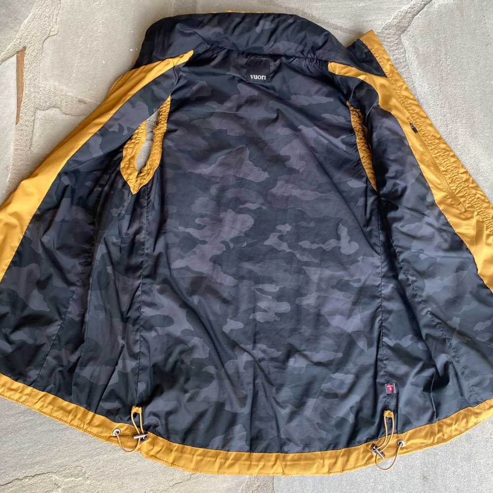 vuori Truckee Insulated Vest 2.0 - Picture 5 of 10